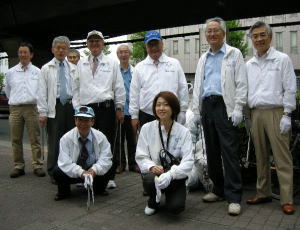 ナノダックスはエコです環境応援団　の活動を支援しています。清掃活動をおこなっえいます。