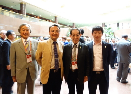 モンゴル工業大学の教授2名と上智大学副学長と記念撮影をしました。
