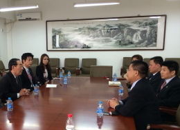 中国人民対外友好協会の会議室で協議を行いました。